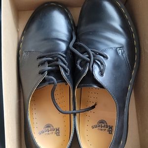 Dr. Martens 1461's size 8 women's
